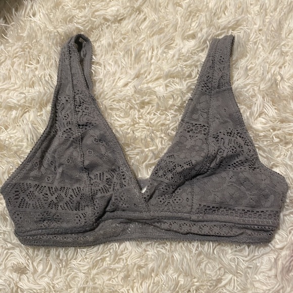 Lace bras and panties - Picture 2 of 4